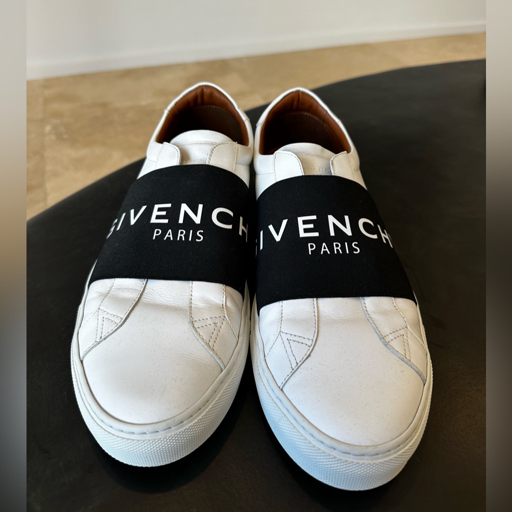 Givenchy Men Sneaker White City Sport Sneakers In Leather With Givenchy Strap